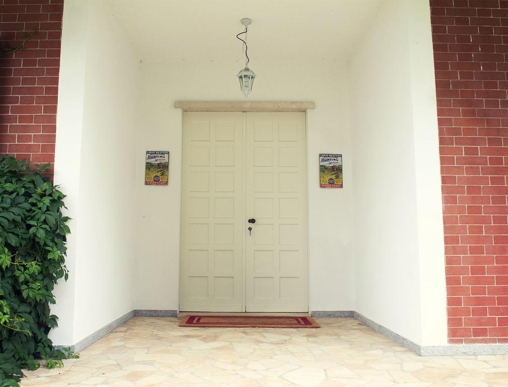 B&B "La Riviera" Arignano Buitenkant foto