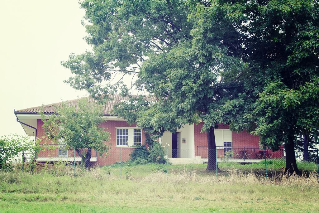 B&B "La Riviera" Arignano Buitenkant foto