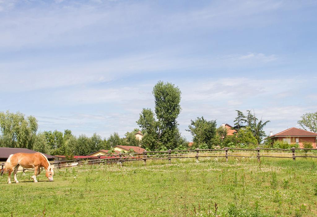 B&B "La Riviera" Arignano Buitenkant foto